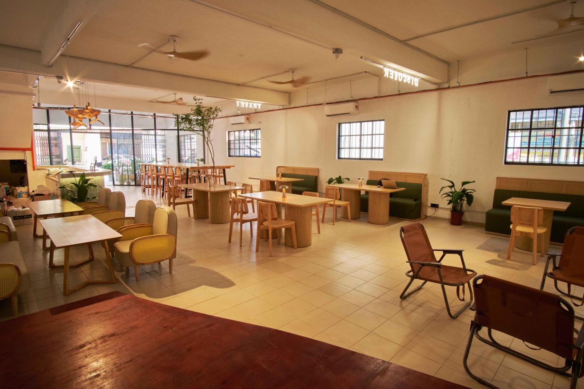 Some Place Else Hostel *